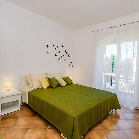 Apartmani Nina Rovinj Exterior photo
